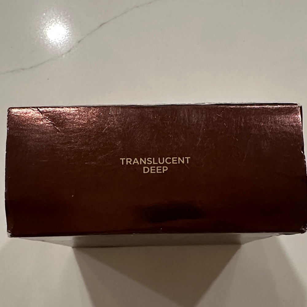 Hourglass Veil Setting Powder in Translucent Deep - Picture 2 of 5